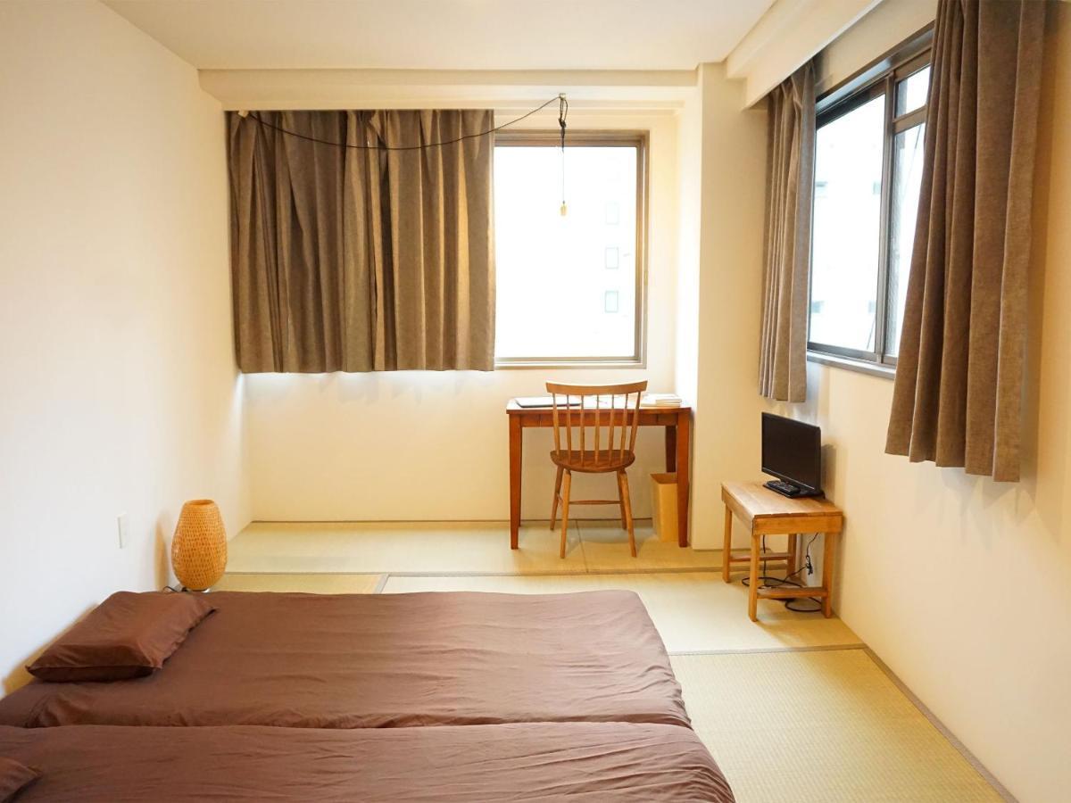 Beehive Hostel Осака Экстерьер фото