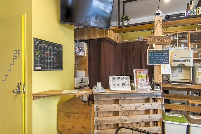 Beehive Hostel Осака Экстерьер фото
