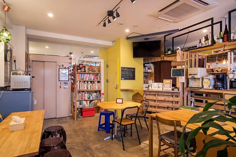 Beehive Hostel Осака Экстерьер фото